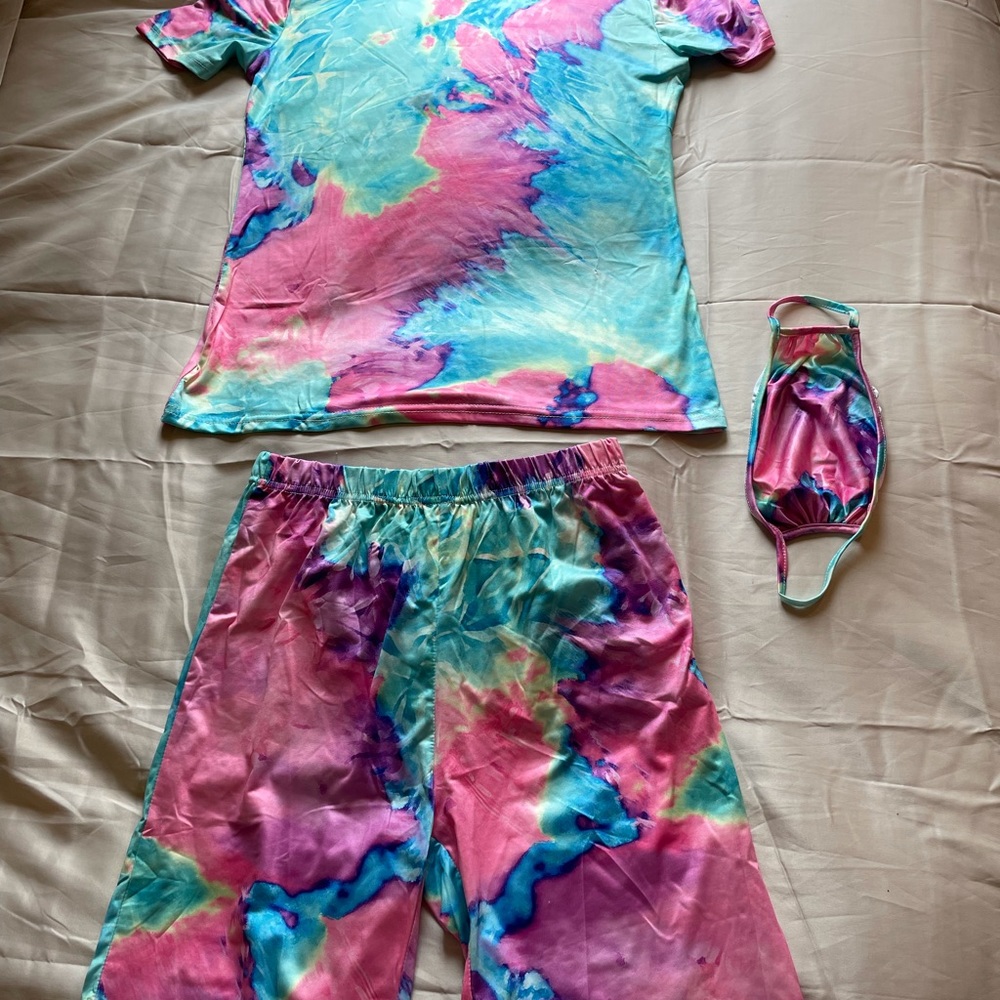 TieDye Vibrant Outfit